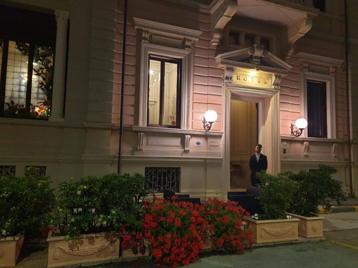 Villa Tina Hotel В'яреджо Екстер'єр фото
